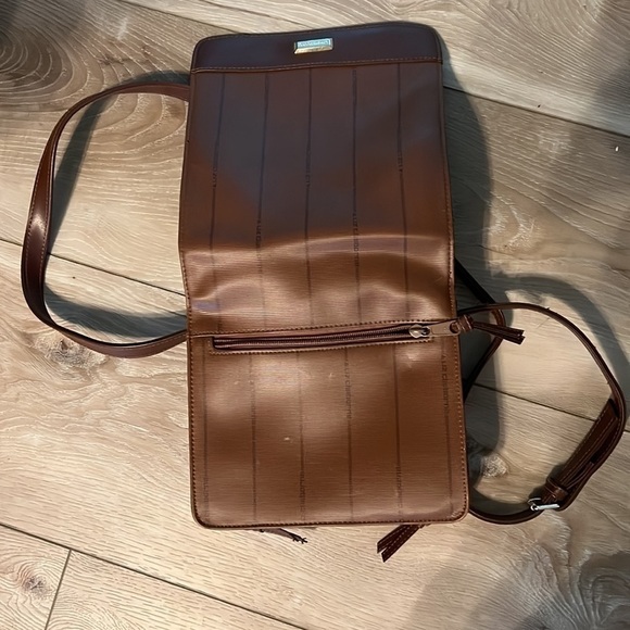 - Liz Claiborne womens purse - Picture 9 of 10